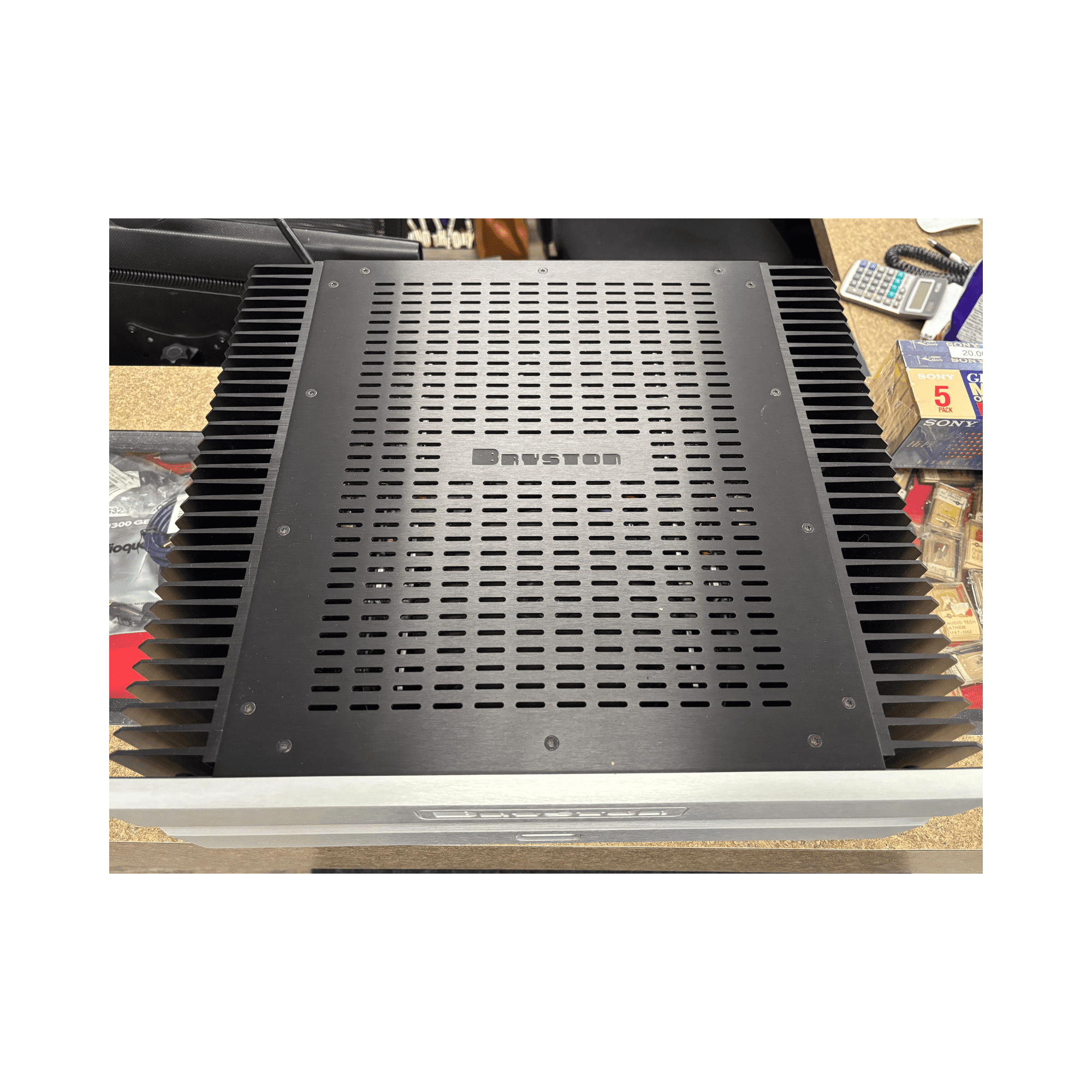 Bryston 4B SST2 Power Amp (consignment) - Image 3